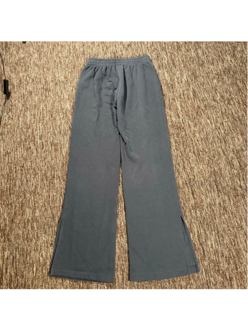Vuori Sedona Wide Leg Split Hem Sweatpants lounge Grey Small - Picture 2 of 8